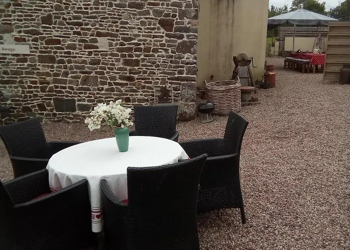 Rouge Semesterbostad Menil-Vin